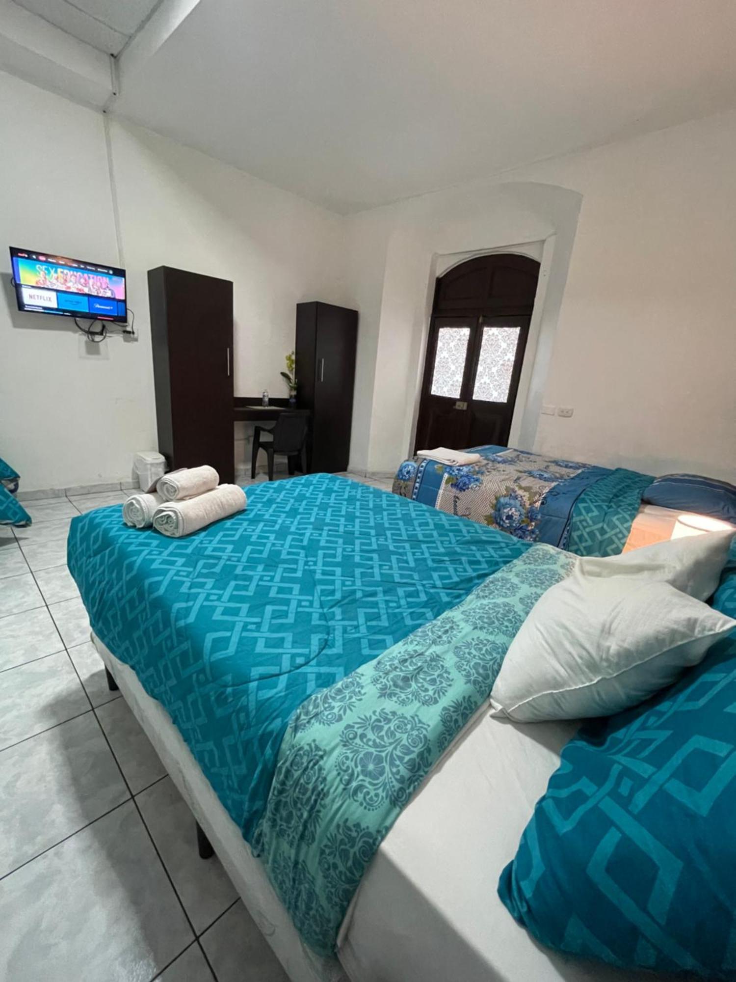 Hotel Y Cafe Ixmati Suchitoto Luaran gambar